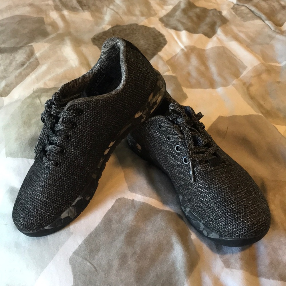 Black Granite Heather Trainer Women’s Size 8
